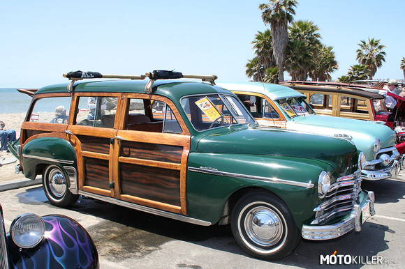 1949 Plymouth Woody –  
