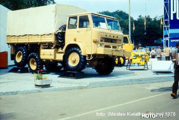 Rok 2013 rokiem Stara 266 – W 1973 roku w FSC Star w Starachowicach rozpoczęto produkcję modelu 266. Nie będe się rozpisywał o jego zaletach i możliwościach dodam, że od 40 lat nikt dosłownie NIKT nie zrobił lepszej konstrukcji w klasie terenowych samochodów ciężarowcyh. W 2000 roku koncenr MAN zaprzestał produkcji tego modelu, można powiedzieć tylko jedno Chwała Bohaterom! 