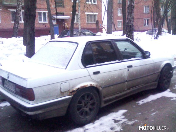 Zdjęcia sprzed bloku #6 – BMW M3 - stare ale jare :D 