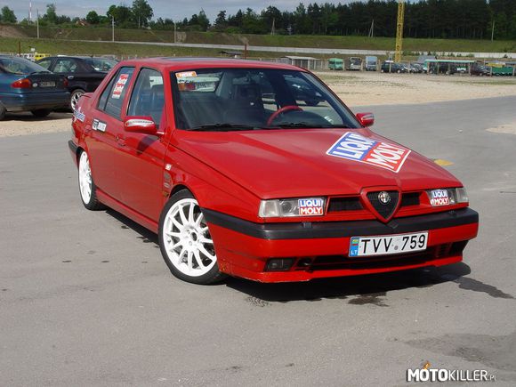 Alfa Romeo 155 –  