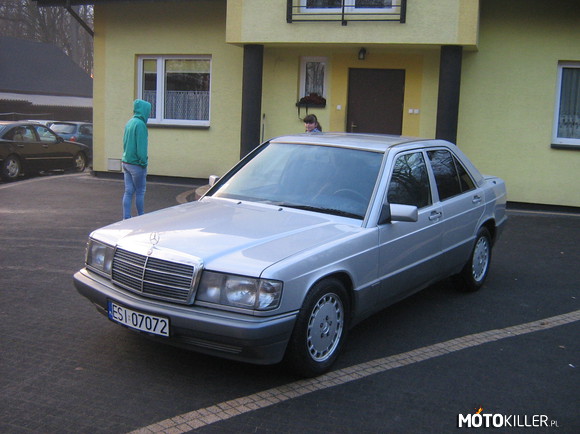 Mercedes 190 (w201) – Mój pierwszy samochód, a prawko dopiero za rok.
Mercedes 190 (w201). 2.6 benzyna, 160km. 1990r. 