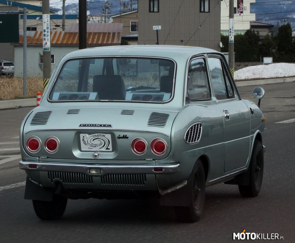 Suzuki Fronte (LC10) – Druga generacja kei car Suzuki, sprzedawanego w latach 1967-1970. Trzycylindrowy silnik umieszczony był z tyłu i za pomocą 4-biegowej skrzyni manualnej napędzał tylną oś. 
Powstały również - choć może brzmi to trochę zabawnie - usportowione wersje, z oznaczeniem &quot;SS&quot; (Street Sports) oraz &quot;SSS&quot;, dzięki nim pod koniec lat 60, Suzuki Fronte był jednym z szybszych kei car. Fronte w wersji &quot;SS&quot; posiadał silnik o pojemności 356 cm3 (maksymalna pojemność dla kei car w tamtych czasach) i mocy 36 KM, natomiast masa samochodu wynosiła 440 kg. 
W ramach kampanii reklamowej i promocji, zatrudniono profesjonalistów w dziedzinie wyścigów: Stirling Moss - legendarny Brytyjski kierowca wyścigowy oraz Mitsuo Itoh - motocyklista, jedyny Japoński mistrz Isle of Man TT. Wyruszyli oni dwoma Suzuki Fronte w podróż mającą zademonstrować osiągi tych małych samochodów. Trasa biegła najdłuższą, włoską autostradą - &quot;Autostrada del Sole&quot; (ok. 750 km), z Milanu do Neapolu. W czasie podróży, samochody osiągnęły średnią prędkość 122.44 km/h, co okazało się godne szacunku, biorąc pod uwagę silnik o pojemności ledwie 356 cm3. 