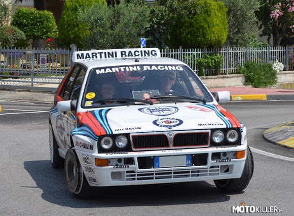 Takich samochodów nie widuję sie na codzień – Lancia Delta HF Integrale w barwach Martini 