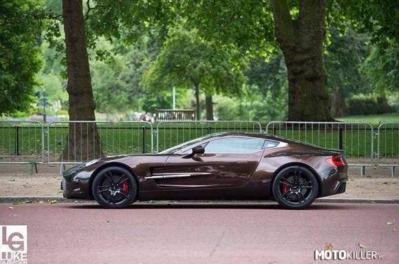 Aston Martin ONE-77 –  