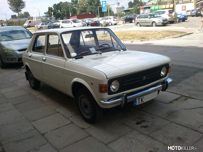 Napotkany jakiś czas temu w Kielcach – Bardzo mi się spodobało to auto, jest to chyba Zastava, lecz nie wiem jaki model. Liczę na pomoc 