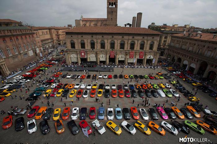 Grande Giro Lamborgini - Bologna – Wielka przejażdżka Lamborghini na Piazza Maggiore 