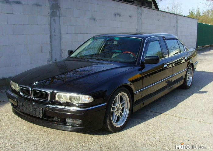 BMW 750 E38 – Silnik: 5379 cm³ Moc 326 KM 