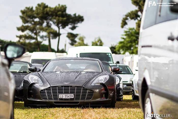 Aston Martin ONE-77 –  