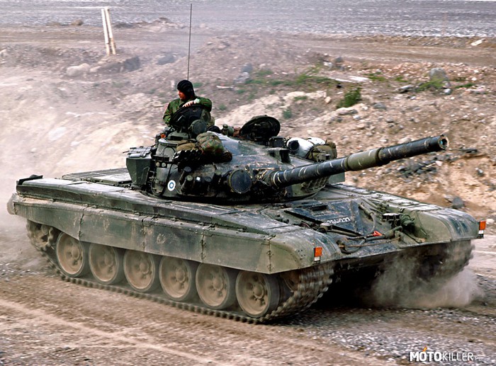 T-72 – Czołg konstrukcji radzieckiej wprowadzony na uzbrojenie wojsk radzieckich w początku lat 70. Na wyposażenie Wojska Polskiego wszedł w 1978 roku. Do dziś stanowi podstawowy komponent polskich wojsk pancernych – według danych MON z 1 października 2005 w użyciu jest obecnie 597 takich wozów. 