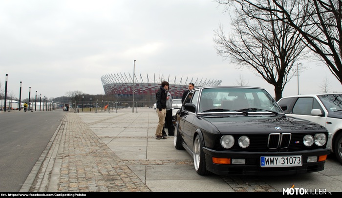 BMW – Zdjęcie wykonane podczas Otwarcia Sezonu Youngtimer Warsaw 2013. 