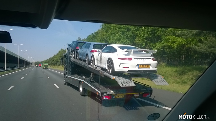 Porsche 911 GT3 –  