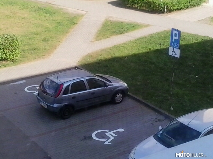 Parkowanie – Zaparkować na miejscu dla inwalidów. Właściciel nie jest inwalidą. 