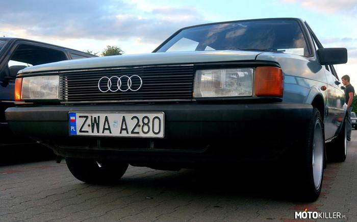 Moje Audi 80 b2 1981r. – Zdjęcie mojego audi na spocie nocnej jazdy w poznaniu. Prace nad audi cały czas trwają, jak na razie ze zmian to z silnika 1.6d na 1.9td, oczywiście koła i części zawieszenia. 