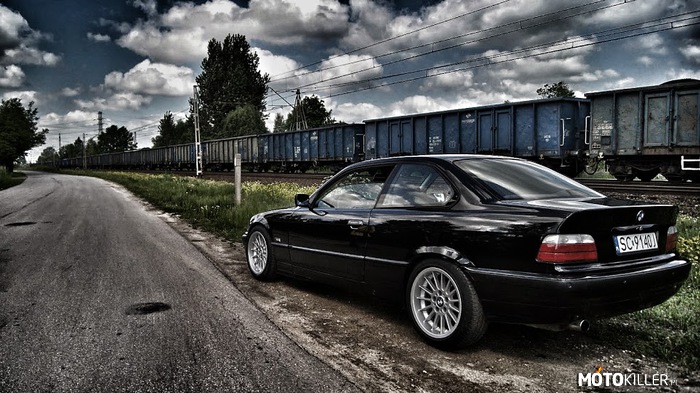 BMW E36 coupe – Seria na stylingach 32 17&quot; i zawiasie Eibach Sportline. 