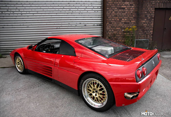 Prototyp Ferrari Enzo – Muł testowy o nazwie Ferrari Enzo Prototipo, pochodzący z 2000 roku. Tak tak, pod tą karoserią, wyglądającą jak przedłużone połączenie modeli 348 i 355 kryje się podwozie i mechanika z powstającego wtedy Enzo. Auto ma silnik V12 o mocy 680 koni i sekwencyjną skrzynię o sześciu przełożeniach. Zbudowano kilka egzemplarzy, z których ten jako jedyny jest na sprzedaż. 