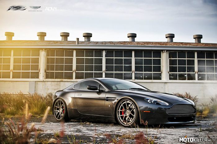 Aston Martin V8 Vantage –  