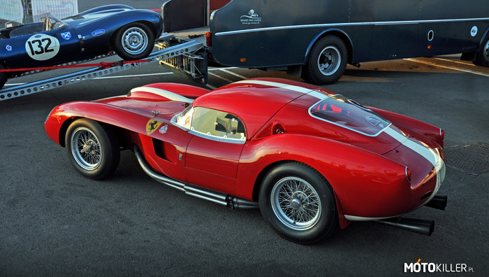1957 Ferrari 250 Testa Rossa –  