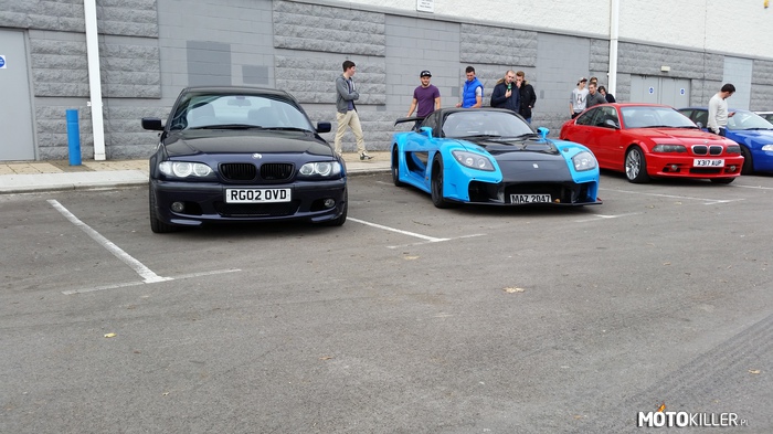 Moja e46 w dobrym towarzystwie – Na zlocie sweetautomotive Bristol Uk.
BMW e46 330i M-Sport Individual i niebieski potwór. 