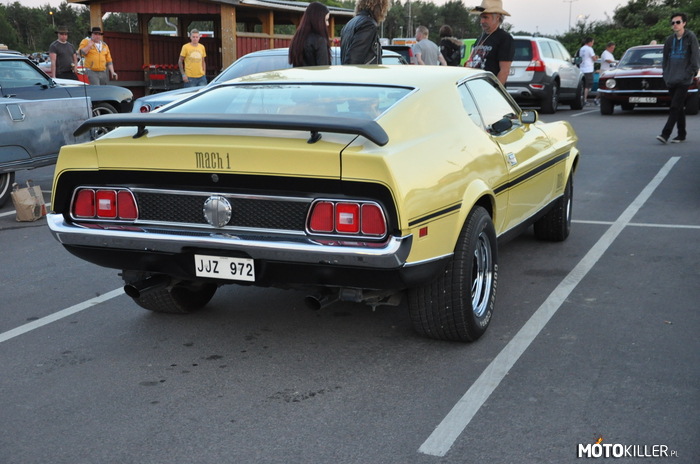 Ford Mustang Mach I –  