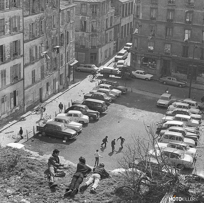 Lata 50. – W latach 50. XX wieku tak wyglądały parkingi we Francji. 