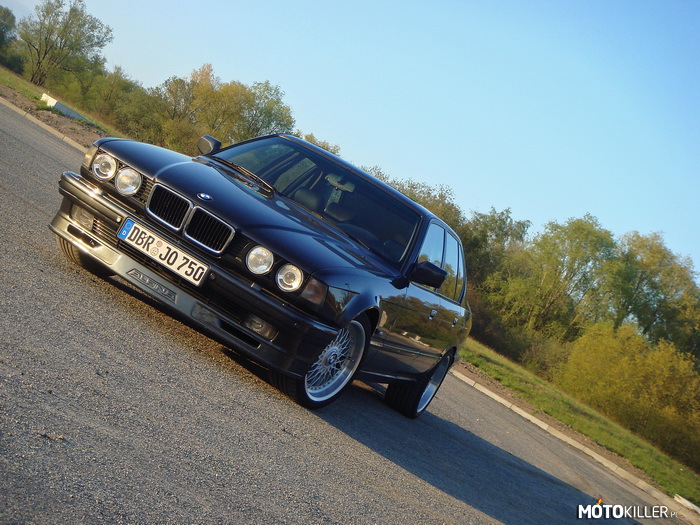 BMW 750 E32 –  