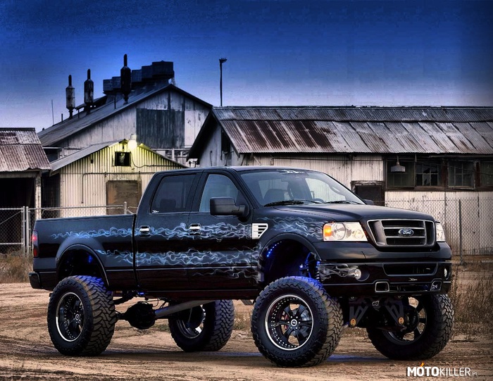 Ford F150 Lifted 4x4 –  