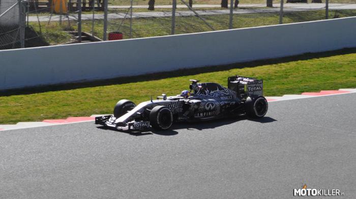 2015 - Dni testowe F1 – Dzień testów Formula 1 na torze Catalunya - Bolid Red Bull Racing na sezon 2015. 