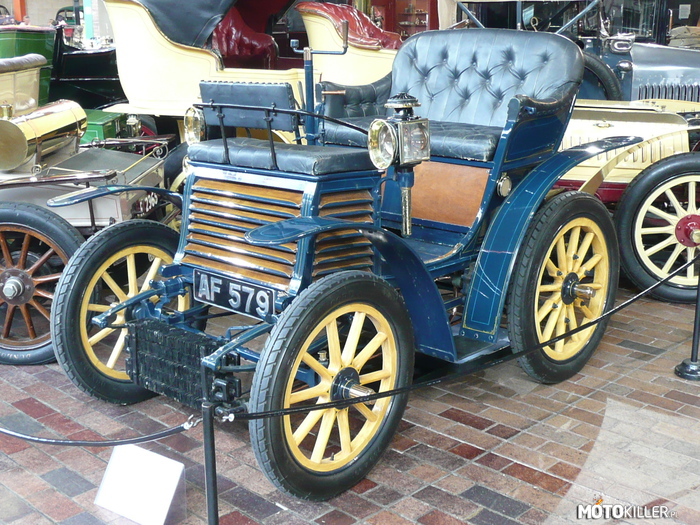 Fiat z 1899 r. – Znajduje się on w Museo dell’Automobile w Turynie. 
