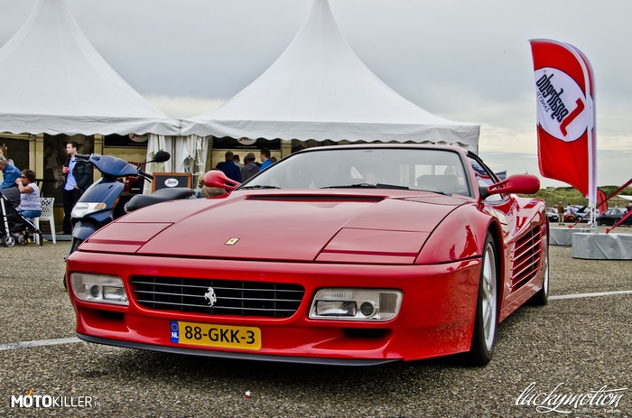 Ferrari Testarossa –  