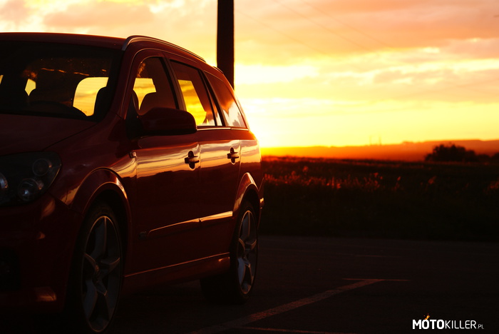 Opel Astra H – Zachód słońca. 