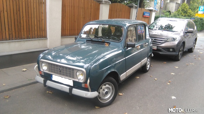 Renault 4 – Uchwyciłem go na jednej z Warszawskich ulic. Mam nadzieję, że właściciel się nie obrazi skoro wrzucę tu zdjęcie tego cacka. 