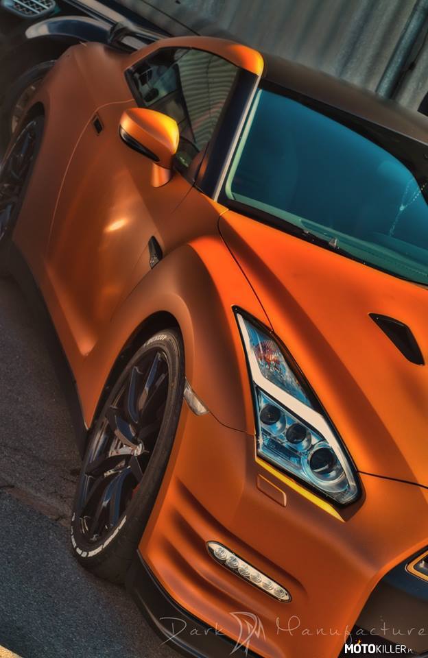 Nissan GT-R Orange –  