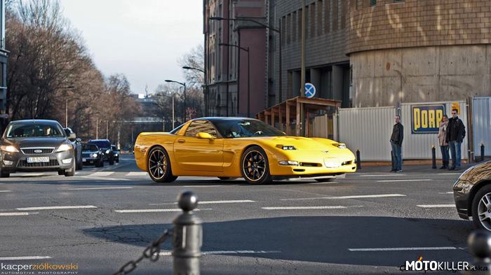 Chevrolet Corvette C5 – Zawsze tylko czerwona lub czarna, ale w żółtym też jej do twarzy. 