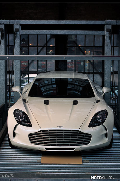 Aston Martin One-77 –  