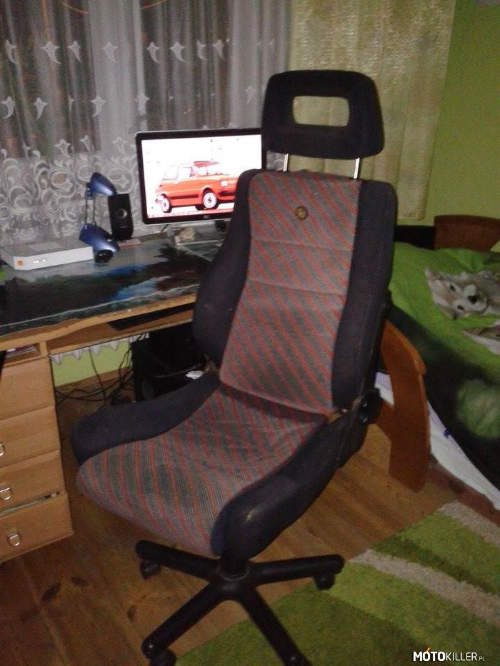 Mój fotel do komputera – Mój fotel do komputera, zrobiony z fotela Inter Groclin Standard z Poloneza. 