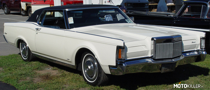 Lincoln Continental Mark III –  