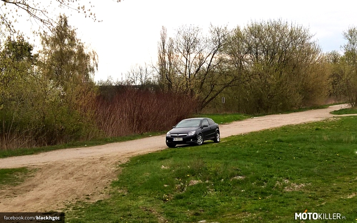 Astra GTC w plenerze – Pogoda ostatnio średnio sprzyja ładnym zdjęciom, ale coś udało się uchwycić. 