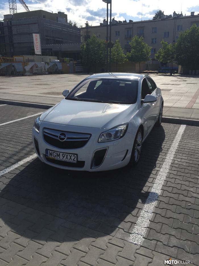 Opel Insignia OPC – Opel Insignia OPC - topowa wersja flagowej limuzyny Opla, tutaj w pierwszej generacji posiadająca silnik 2.8 litra V6 z nominalną mocą 325KM.
Teraz po zrobieniu remapu jest 351KM i 585Nm co przy napędzie 4x4 mega zadowala i daje radę, pomimo masy własnej na poziomie 1825kg. 
