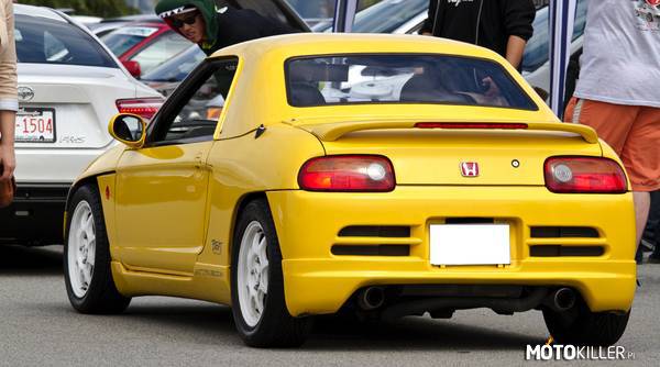 Honda Beat – Małe, tylnonapędowe, 3 cylindrowe. 