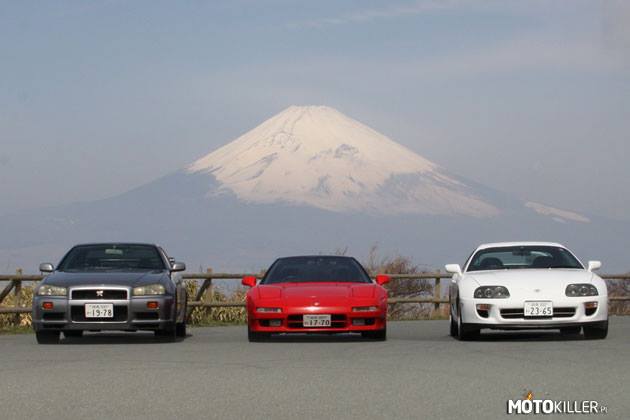 Skyline &amp; Supra &amp; NSX – 3 kultowe auta, góra Fuji w tle. Klimat zdjęcia ocieka wręcz Japonią. Tak wiem, można by dodać jeszcze kilka aut. 