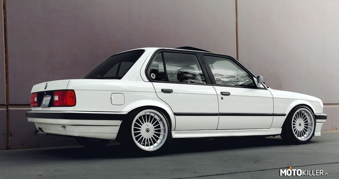 BMW E30 Sedan –  