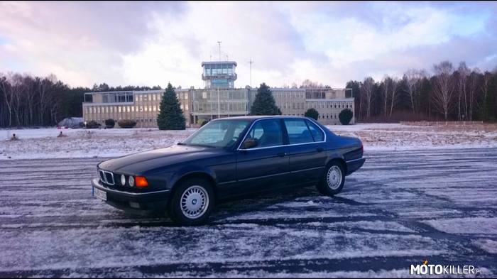 BMW E32 730i – Świeżo zakupiona 7mka.
silnik 3.0 218 koni
1993 rok 