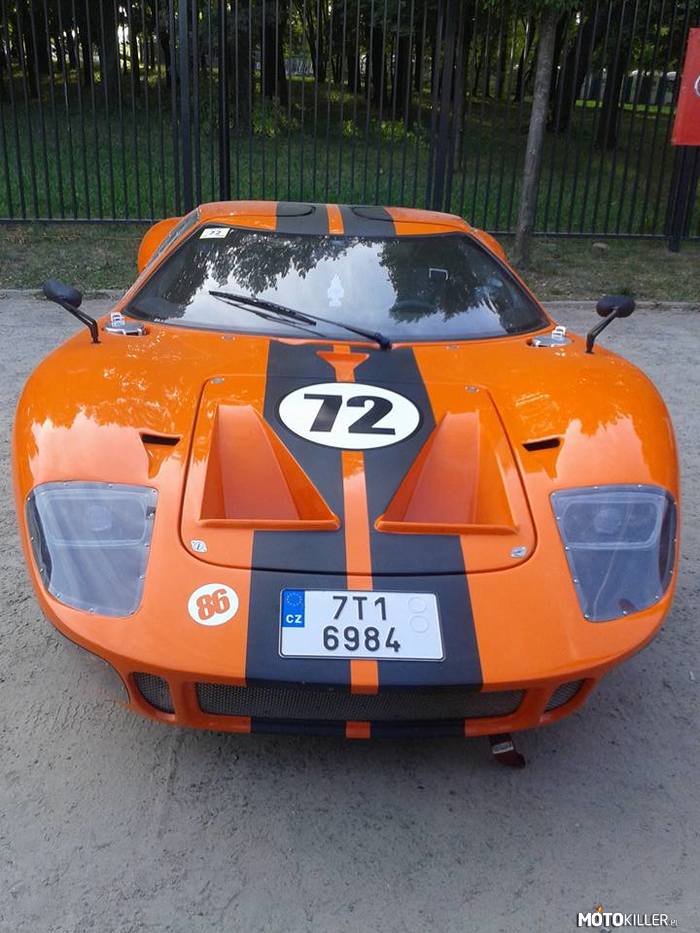 FORD GT40 –  