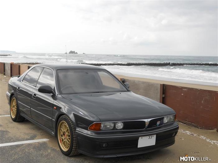 Mitsubishi Diamante – Produkowany w okresie 1990-1995. Najbogatsza opcja, to silnik 3.0L V6 215 KM 270 Nm, napęd na cztery koła. Ten model wychodził bogato i nowocześnie wyposażony. 