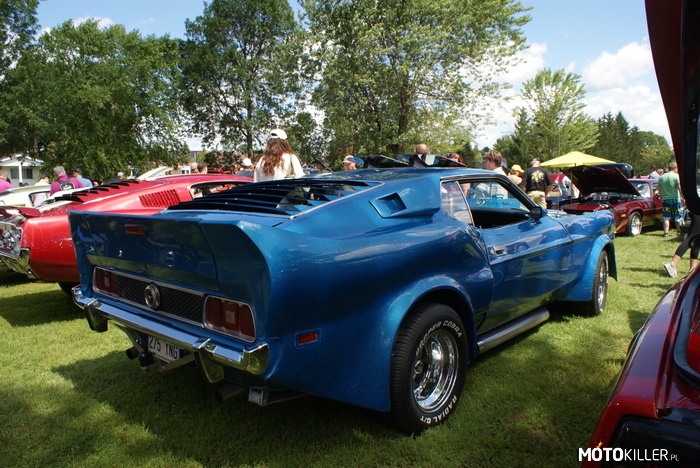 Mustang – Zlot starych samochodow w Granby (QC, Kanada) 2015 