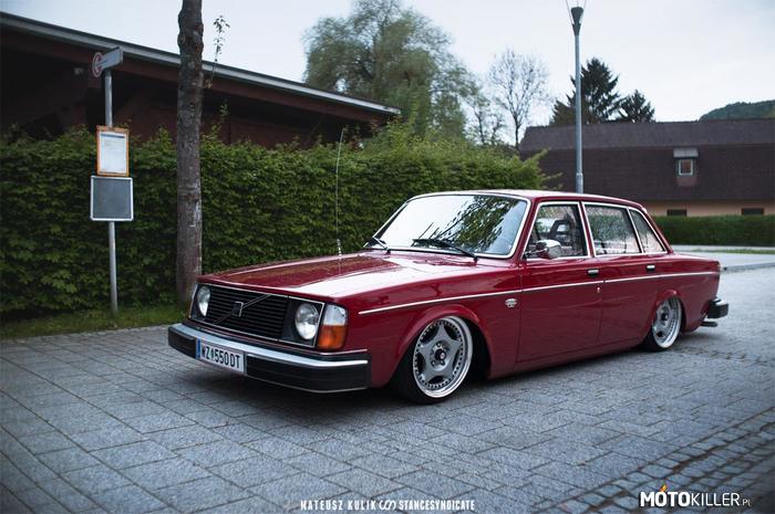 Volvo 244 –  
