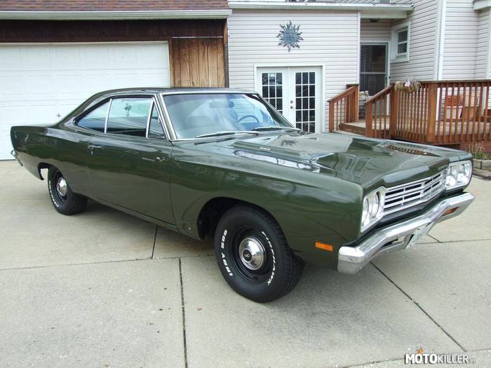 Plymouth Road Runner –  