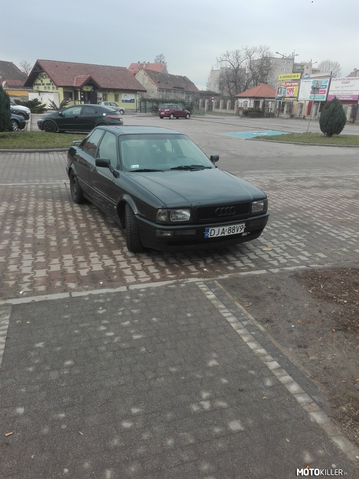 Audi 80 B4 – Tak wiem, naucz się parkować

Swoją droga widzę coraz więcej zdjęć własnych samochodów, niż z internetu, i to na plus, przez to trafiłem na mklr parę lat temu 