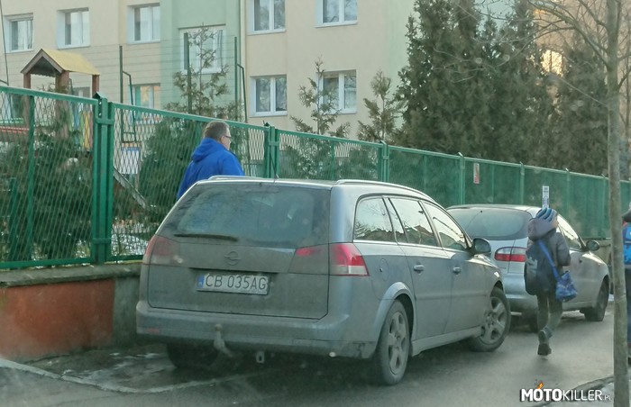 Opel na zakazie – 08.02.2019r. godz. 15:30
Bydgoszcz, ul. Traugutta
Rodzic przyjechał po dziecko 