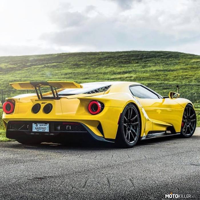 FORD GT –  